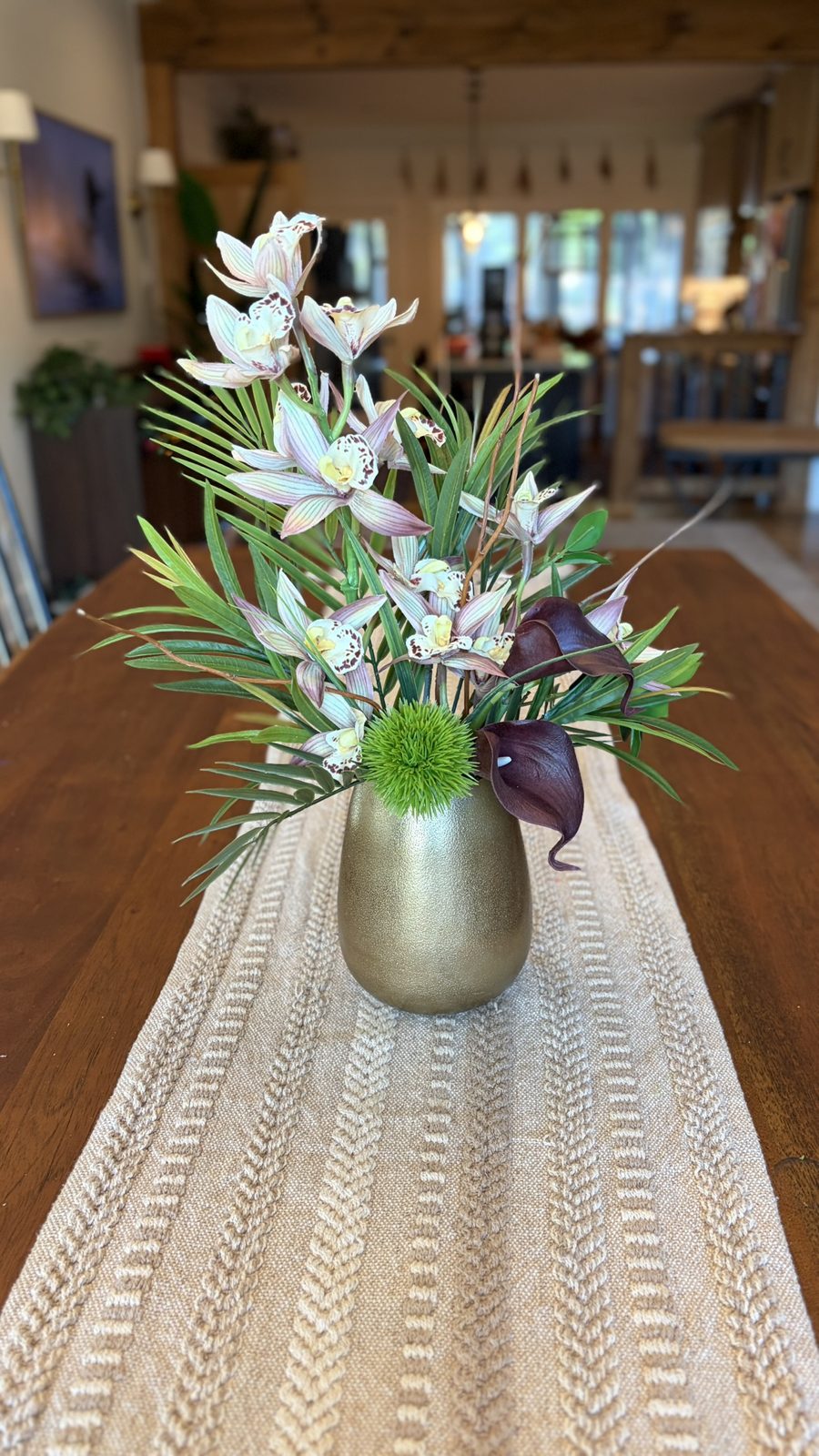 Modern & Minimal floral arrangement